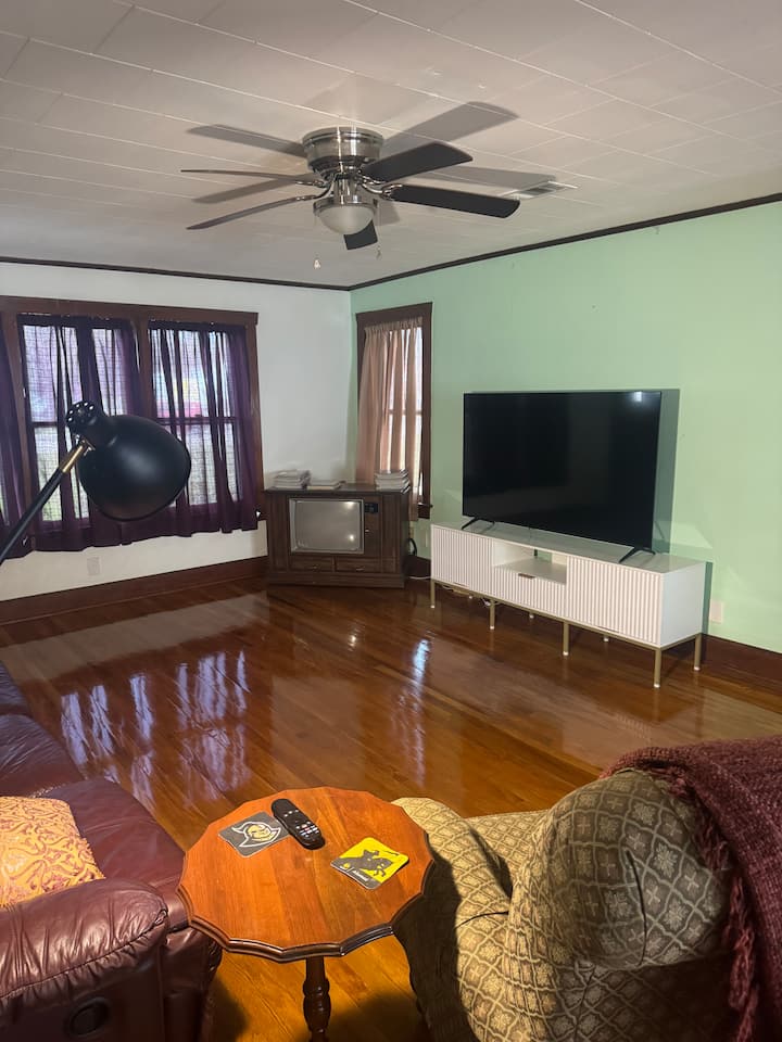 Close To Downtown, Beaches & Airport - Pensacola, FL