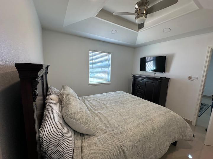 Dormitorio queen en la planta superior