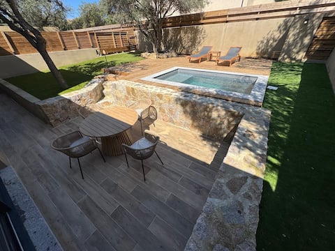 Vanina private pool