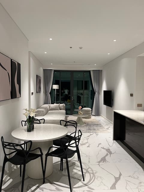 2BR Crest Residence Metropole, free Pool & Gym