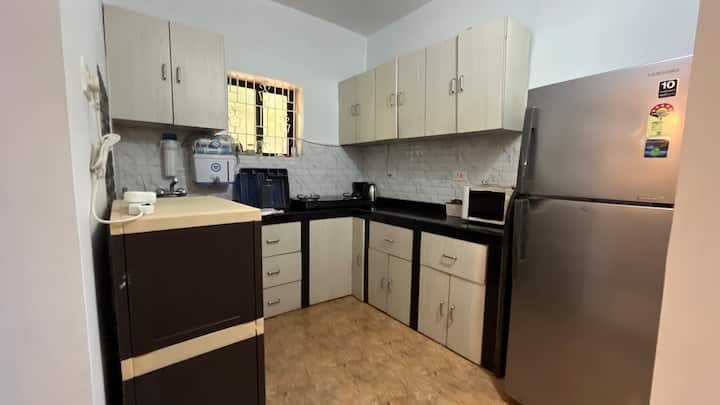 Full kitchen image 1