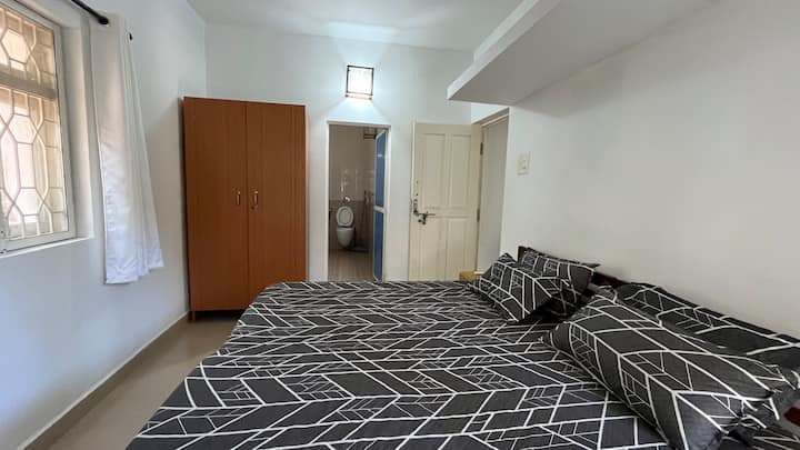 Bedroom 2 image 3