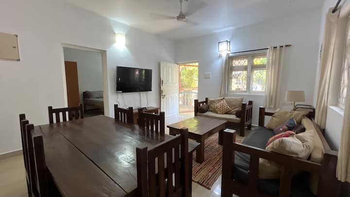 Dining area image 2