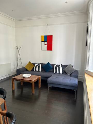 Beautiful 3-bed period flat in the heart of London gallery image 3