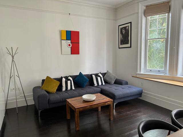 Beautiful 3-bed period flat in the heart of London gallery image 4