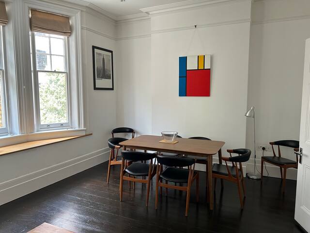 Beautiful 3-bed period flat in the heart of London gallery image 2