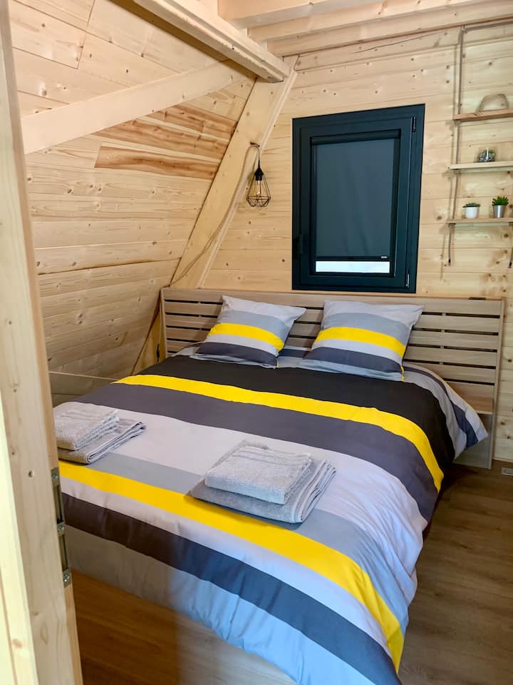 Cama de 160cc en la habitación de la planta baja.