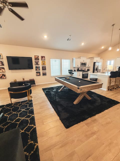 VIP Lounge - Luxe+ Small Events+Private Sauna
