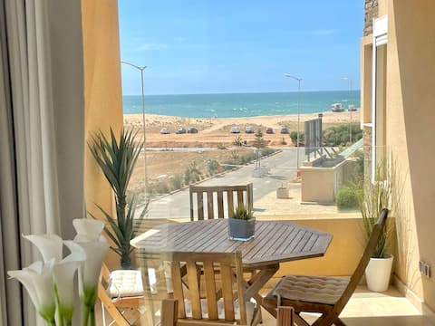 Escape to the Seaside*direct access to the Beach*