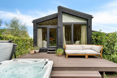 Luxe Wellness Boshuisje met Privé Jacuzzi & Sauna