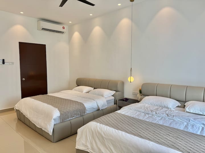 2 kingsize bedden met badkamer 