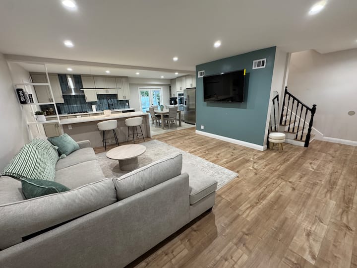 Modern La Stay W/pool & Backyard - San Fernando, CA