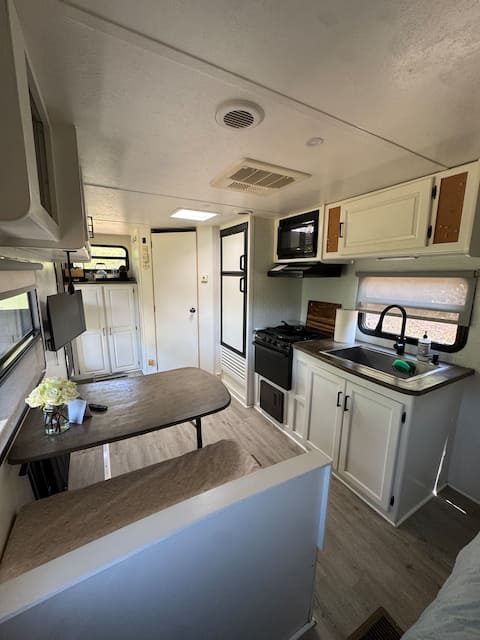 Popular Airbnb listing: Black Pearl Camper Farm Retreat in Unincorporated Santa Monica Mountains