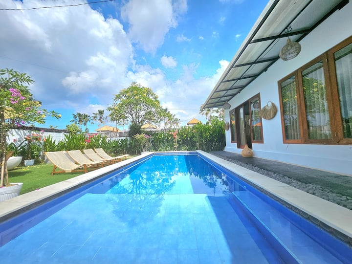 New Balinaise Lovely Villa With Billiard - Bali