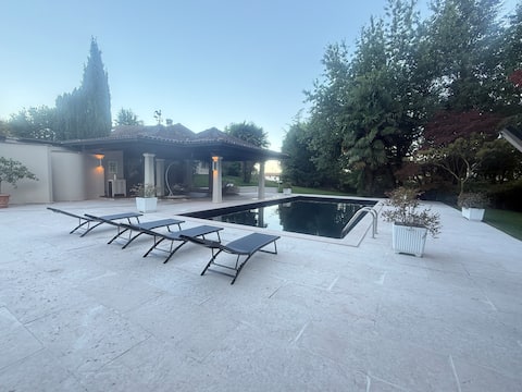 La Tortora, elegant refuge in a villa with a swimming pool