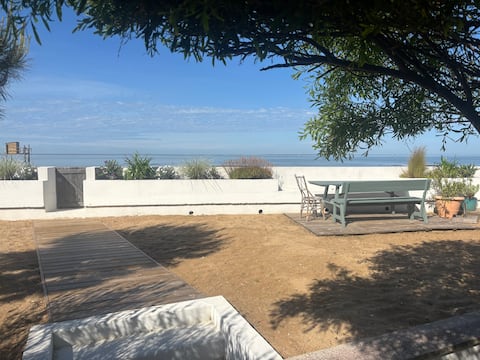 Vacation home facing the sea and Fort Boyard