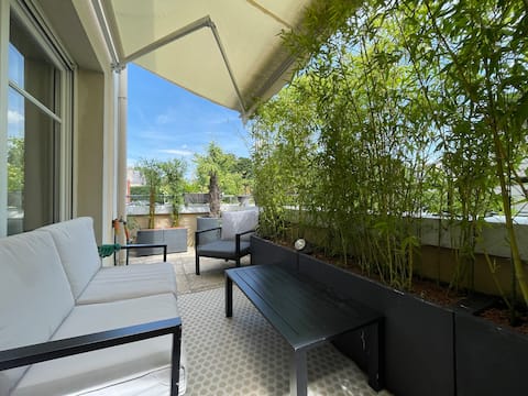 2-Bedroom Duplex · Private Terrace · Stade de France