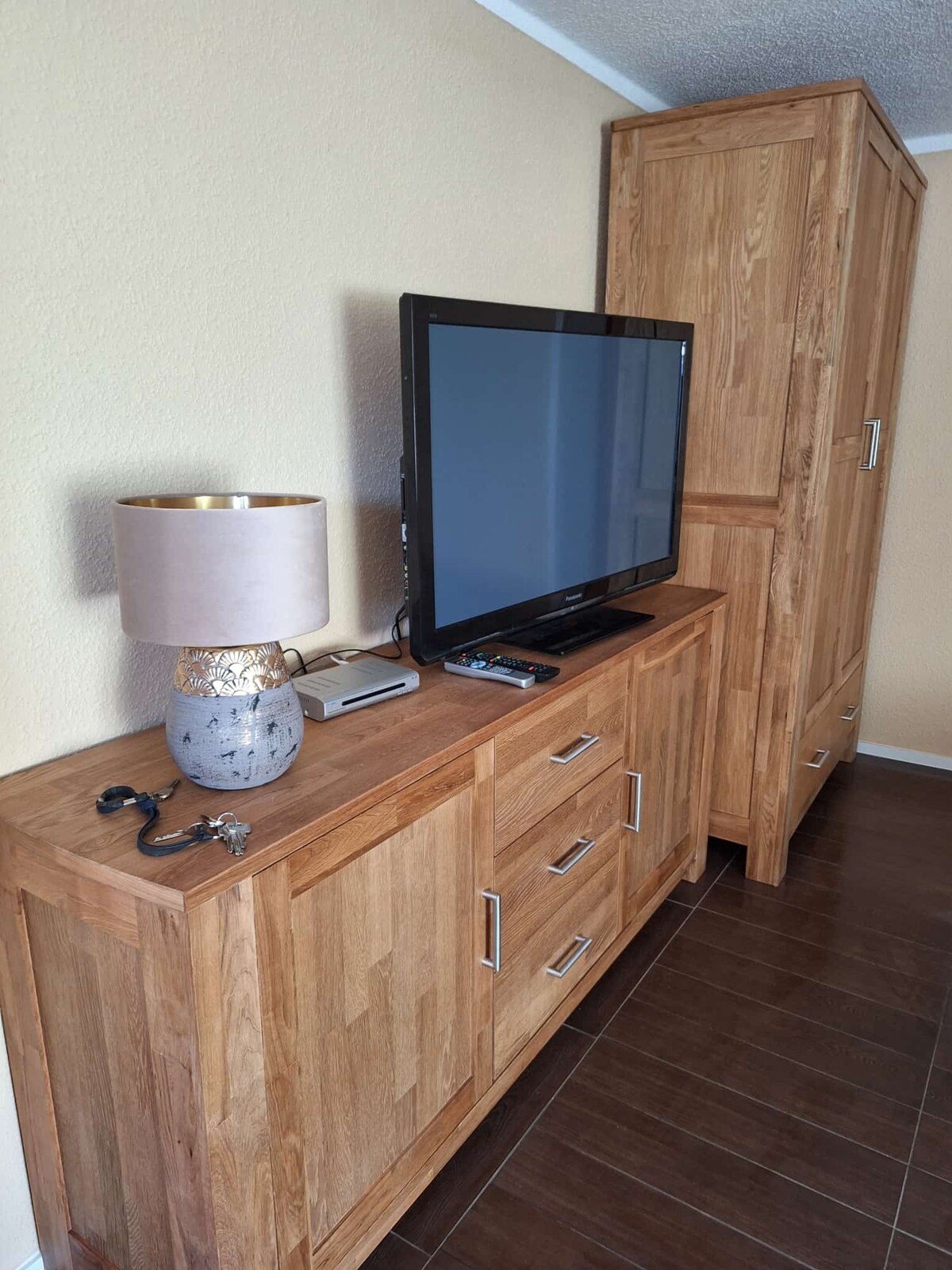 ที่นี่คุณสามารถดูเครื่องเรือนอื่นๆ ของการผสมผสานการใช้ชีวิต/การนอนหลับ