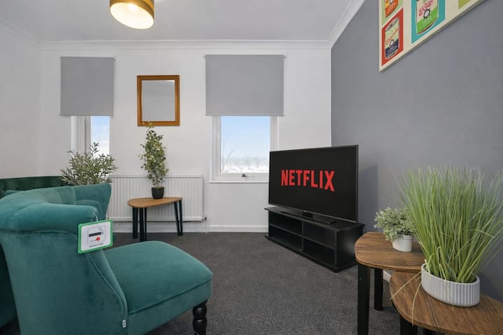 The Randolph Mk |Short |Long Stay|parking Sleeps 5 - Milton Keynes