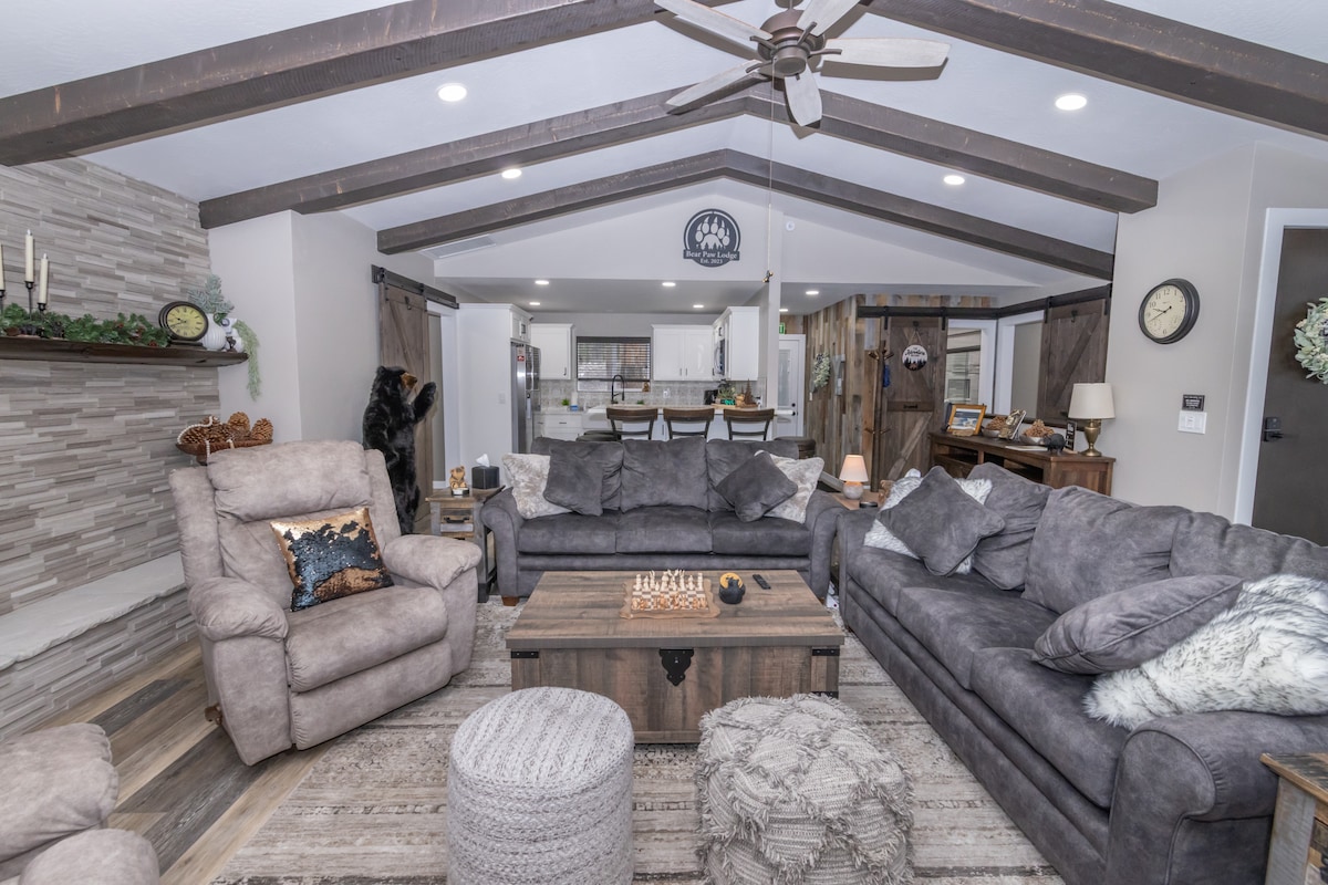 Top Airbnb: 5 min Drive to Summit, Lake & Village, Spa, BBQ in Big Bear & San Bernardino Mountains