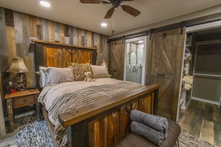 Bedroom 1 image 1