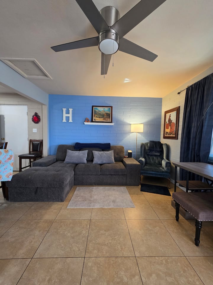 West Valley Home Away From Home! - Sun City, AZ
