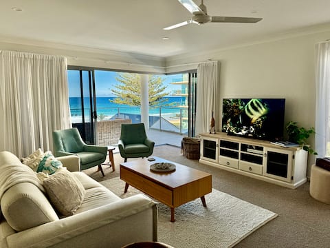 Popular Airbnb listing: Modern 2BR Palm Beach | Walk to Talle + Cafés in Palm Beach