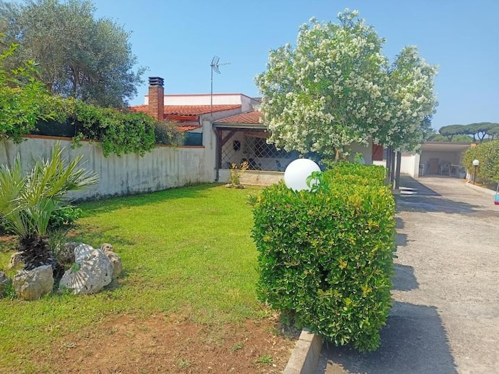 Villino A 50mt Dal Mare"cocò"
Davanti Ponza - Terracina