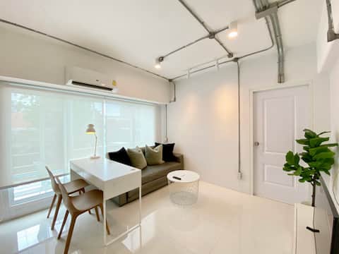 P2 - Stylish 2 BR 3 Beds, Family Choice, BTS!
