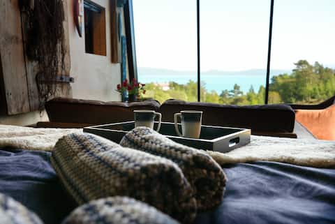 Successful Airbnb property: "The blue nest" Solbakken Microhouse in Bjørnafjorden