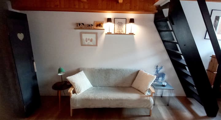 Jolie Maison Pour Deux Personnes - Aigle