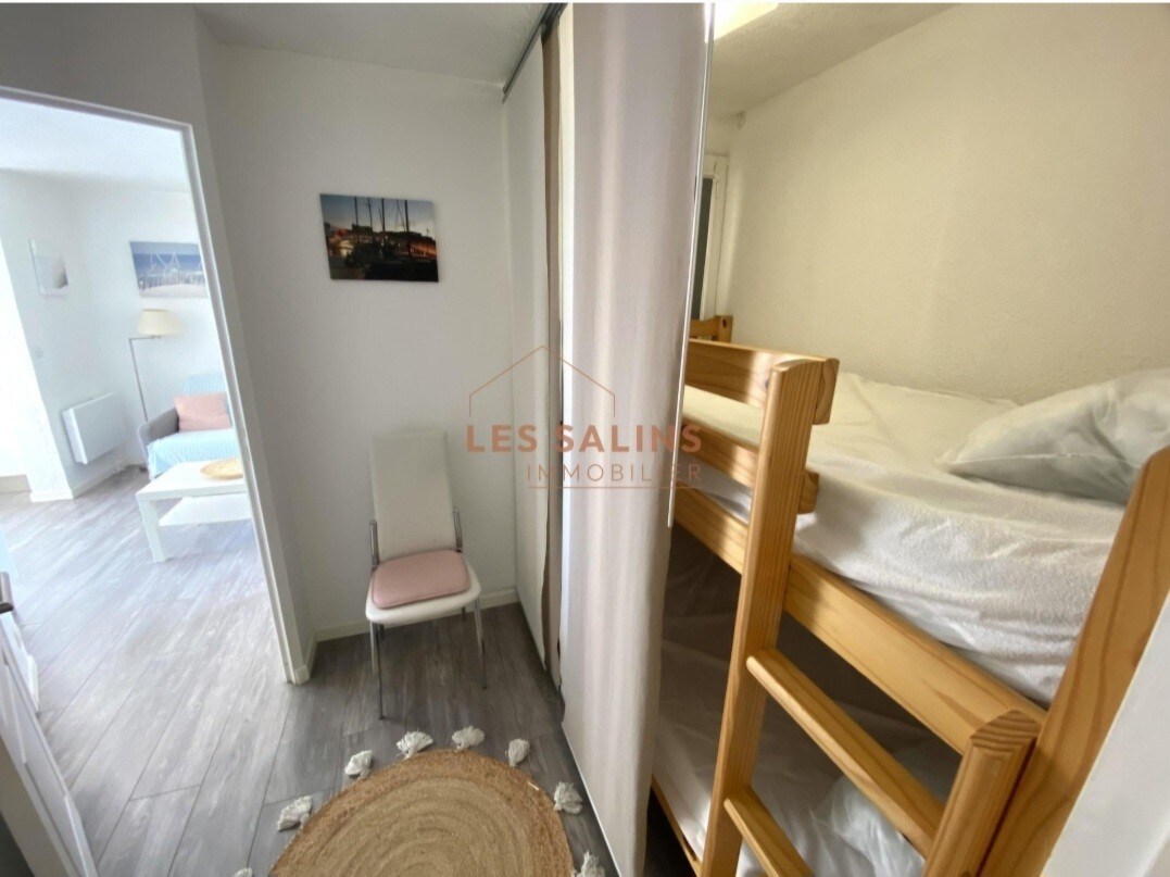 детската стая е затворена с врата!