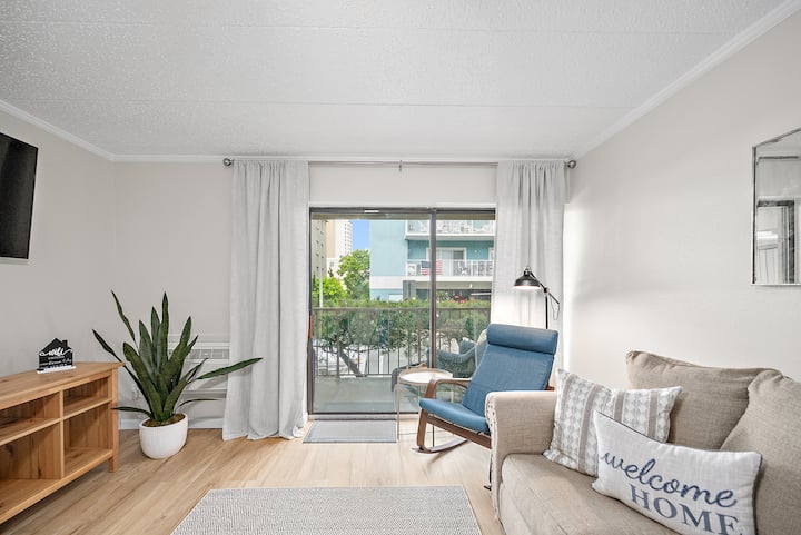 Oceanblock Retreat | King Bed & Free Parking - Ocean City, MD