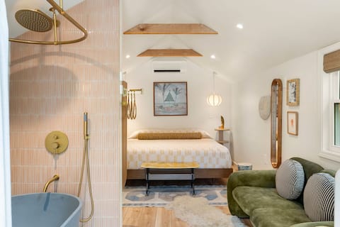 Successful Airbnb property: The Anita Suite. in North Charleston