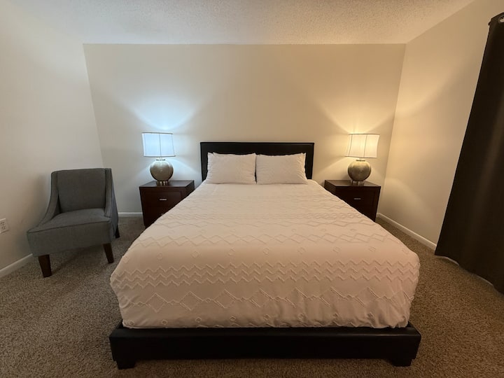 Брачен кревет (широк 150-179 см)