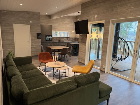 Luxury lakeside retreat