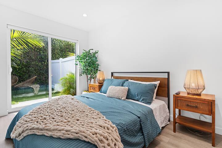 Luxury 4bed townhouse|Hollywood|jacuzzi gallery image 4