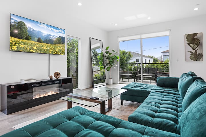 Luxury 4bed townhouse|Hollywood|jacuzzi