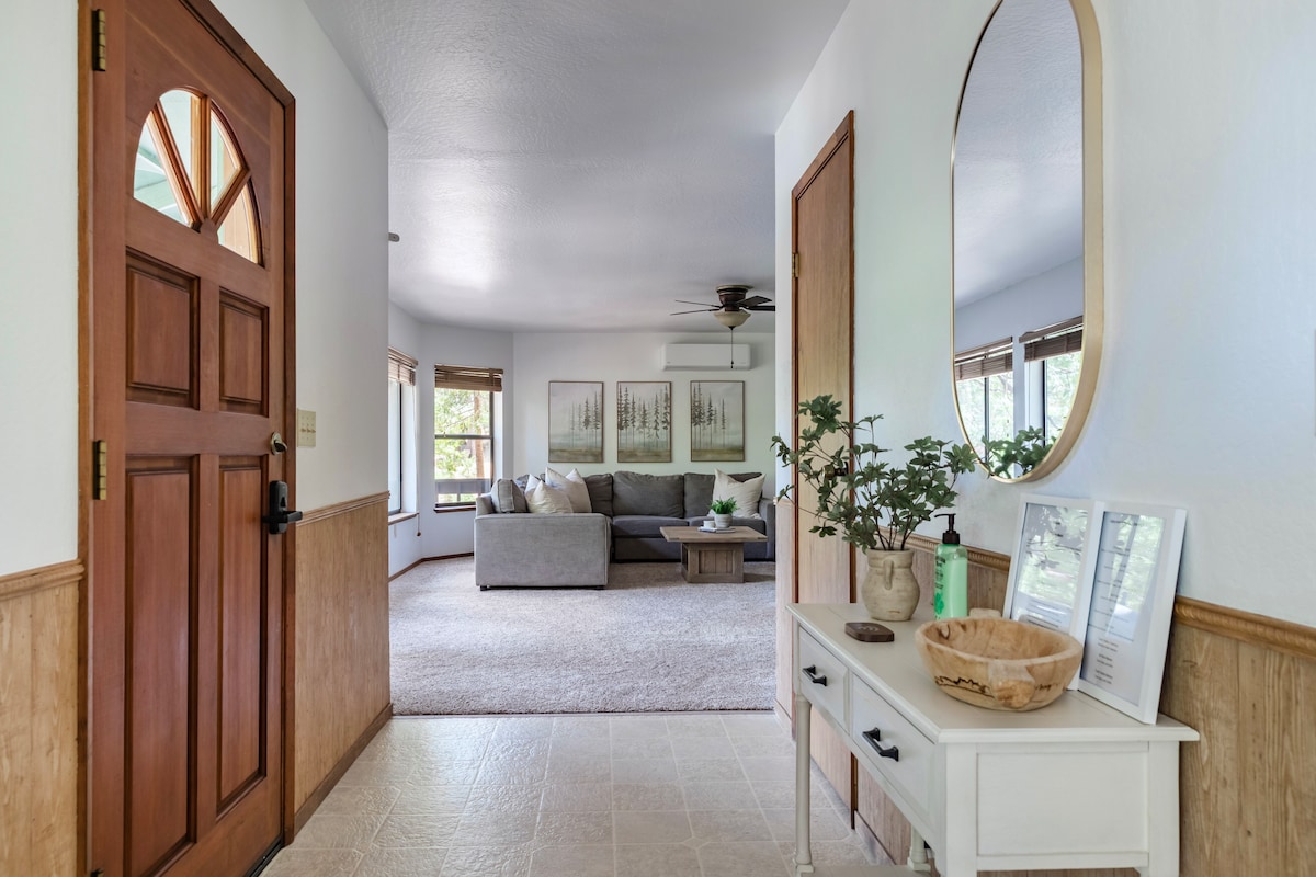 Popular Airbnb listing: Outdr Sauna, EV Chgr, King beds, Nature trail, A/C in Tuolumne