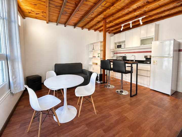 Comfy★ Walking Distance To "Rambla" & City Center! - Montevideo
