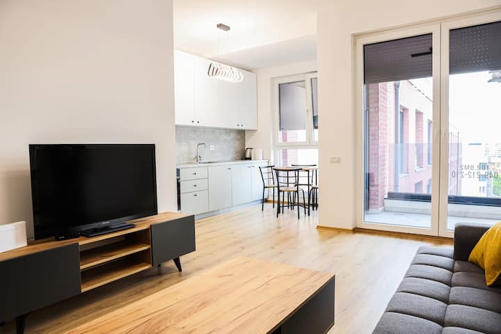 Bizz Apartment | Modern Studio • Near Center