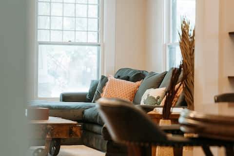 Top Airbnb: Luxe Farmhouse with Huge Backyard in Munger Place Historic District