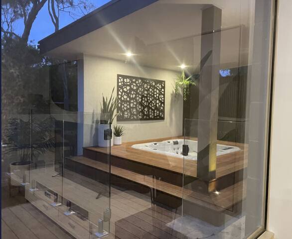 The Family Entertainer-Heated Pool and Spa gallery image 4