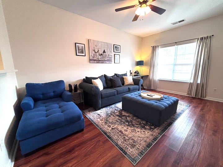 Relaxed At Concord Mills / 2 Bed 2.5 Bath Townhome - Charlotte