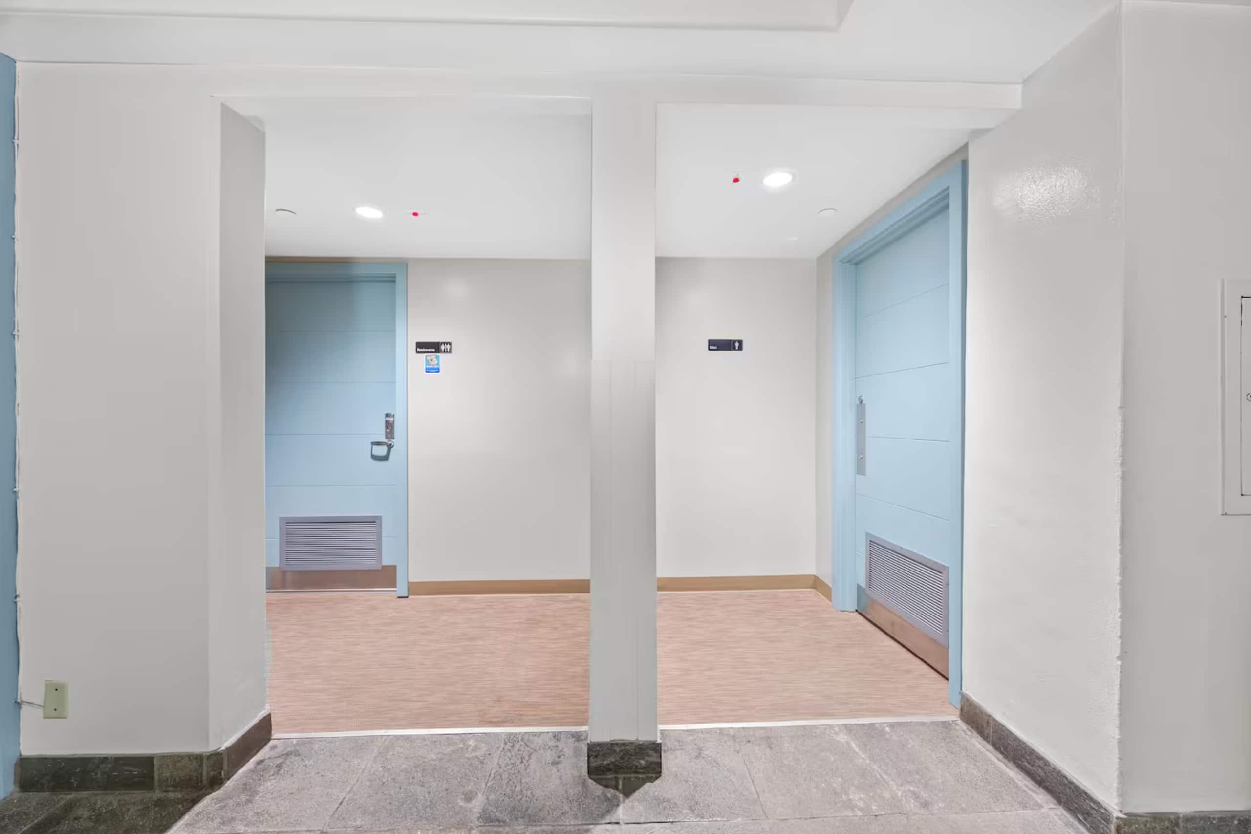 Condo in Honolulu · ★4.96 · 1 bedroom · 3 beds · 1 private bath - Image 17