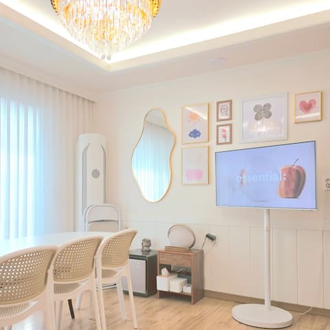 Perfect Group Stay Suwon Haenggung | 2-Story Home