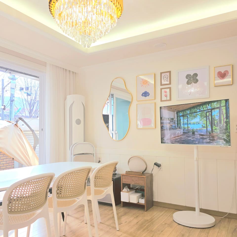Top-earning Airbnb listing in Suwon-si, 4 bedrooms