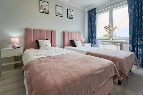 Koziolek 2 Bedroom Apartment | Parking | Górczyn