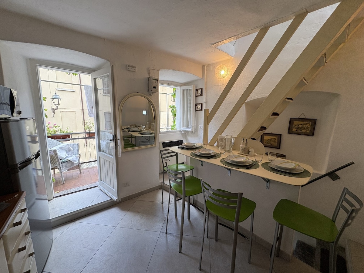 Top Airbnb: tower house in a medieval village in Dervio