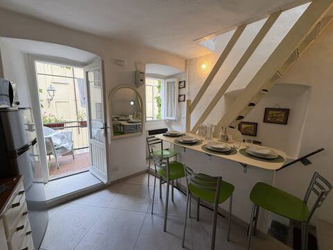 Top Airbnb: tower house in a medieval village in Dervio